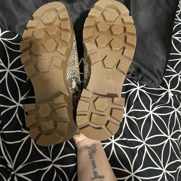 Brand new target booties size 8.5 - Picture 2 of 5